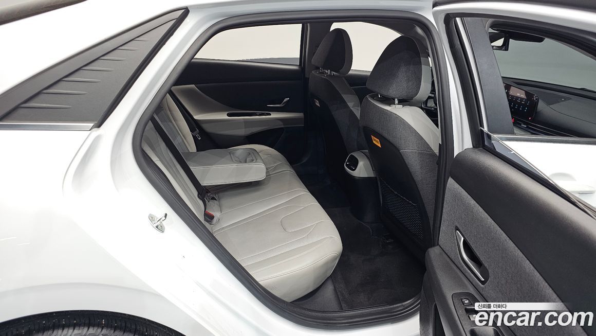 Hyundai AVANTE 2021