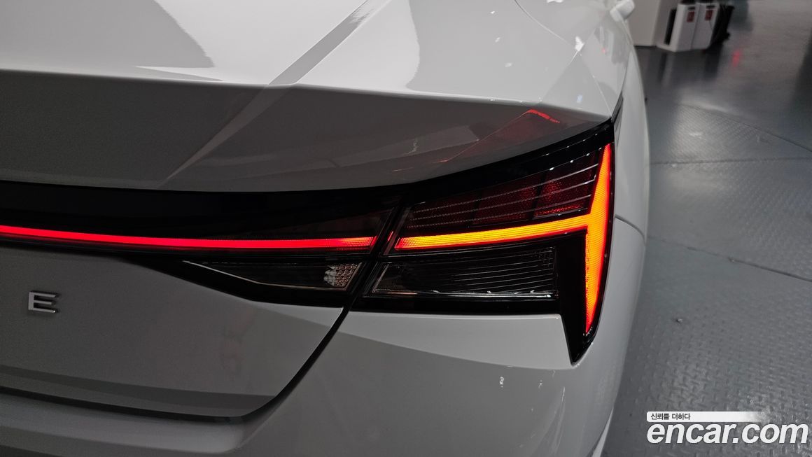 Hyundai AVANTE 2021