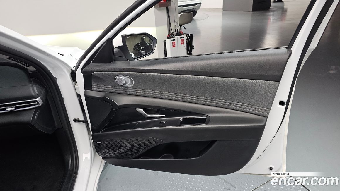 Hyundai AVANTE 2021