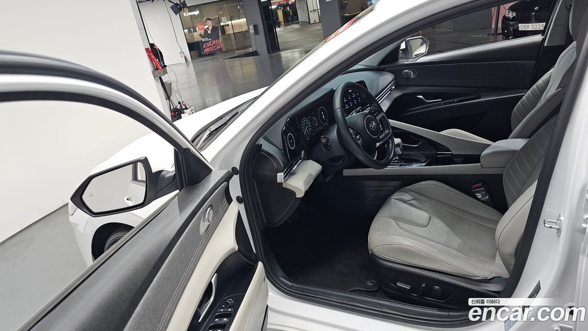 Hyundai AVANTE 2021