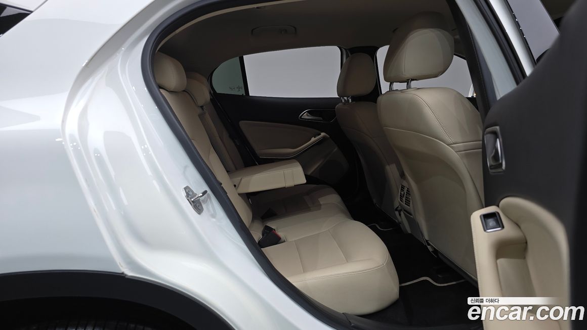 Mercedes-Benz GLA-Class 2018