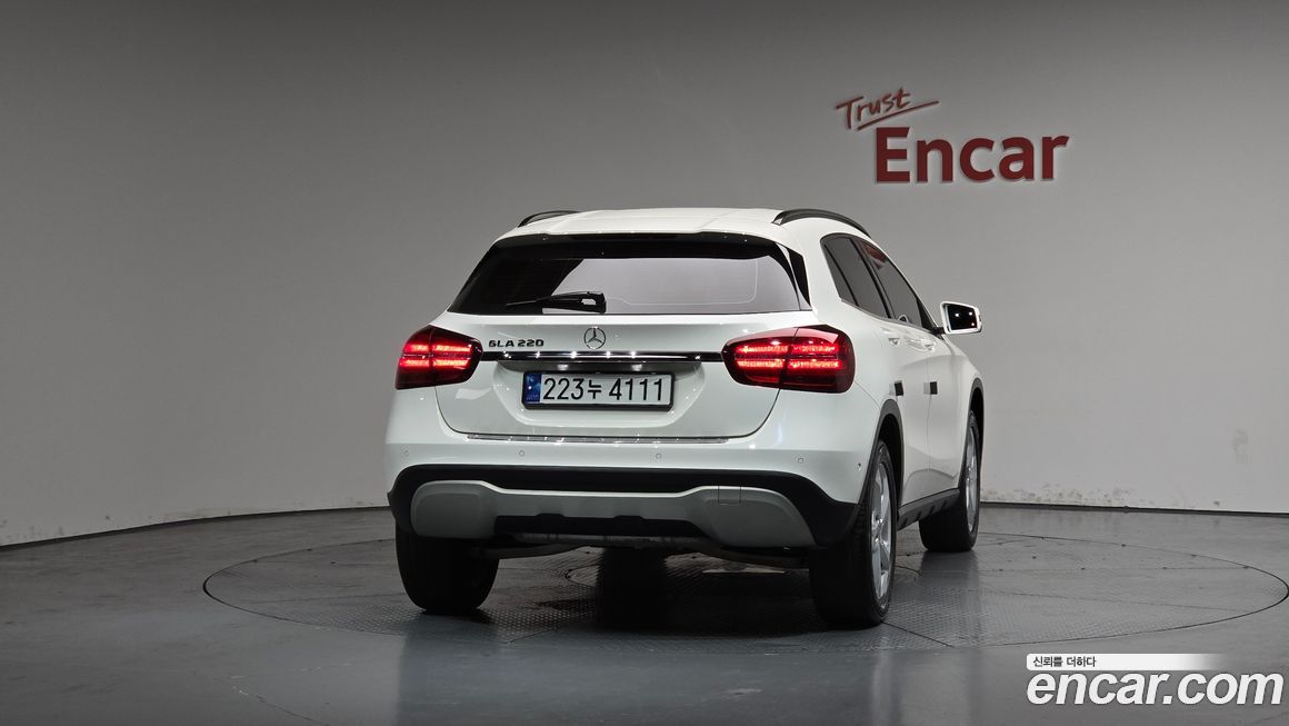 Mercedes-Benz GLA-Class 2018
