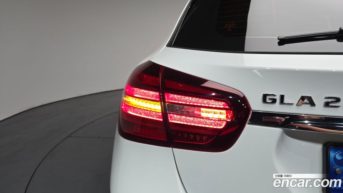 Mercedes-Benz GLA-Class 2018