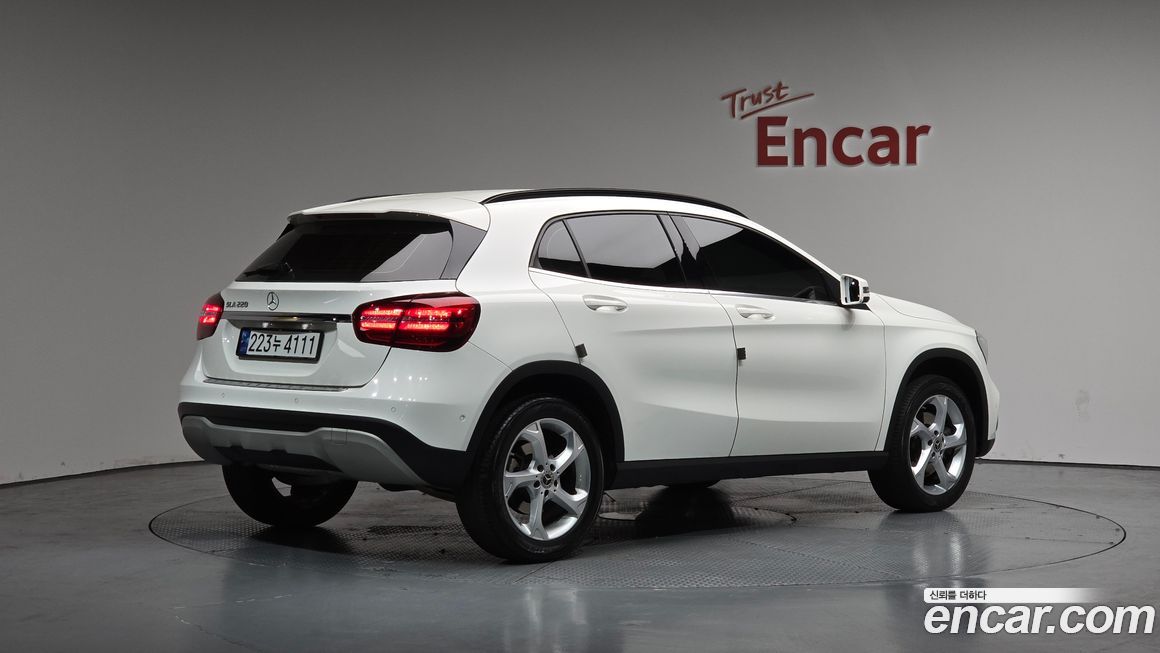 Mercedes-Benz GLA-Class 2018