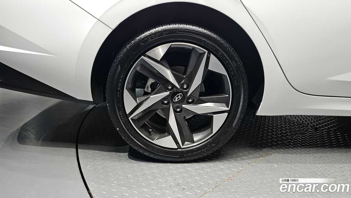 Hyundai AVANTE 2023