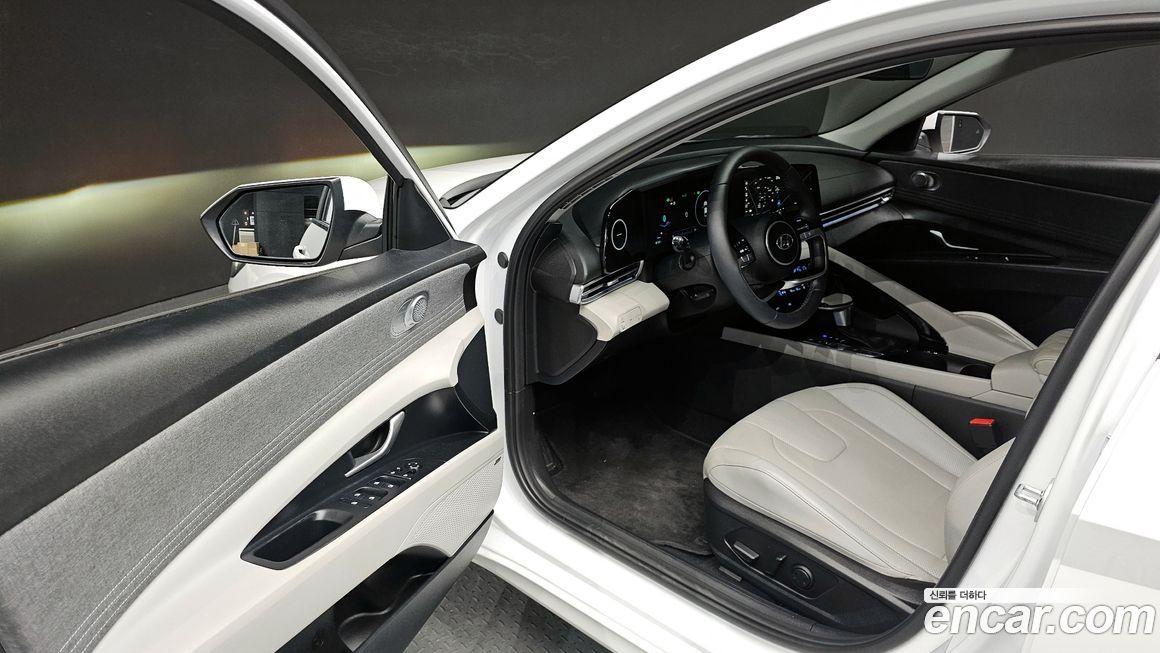 Hyundai AVANTE 2023