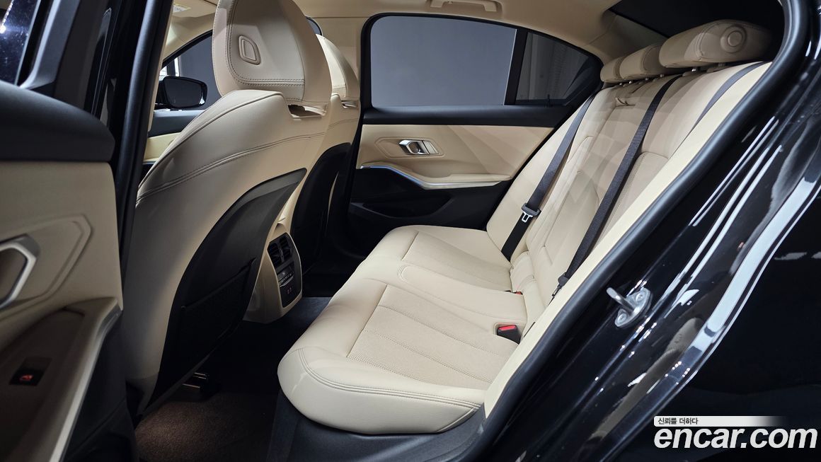 BMW 3-Series 2023