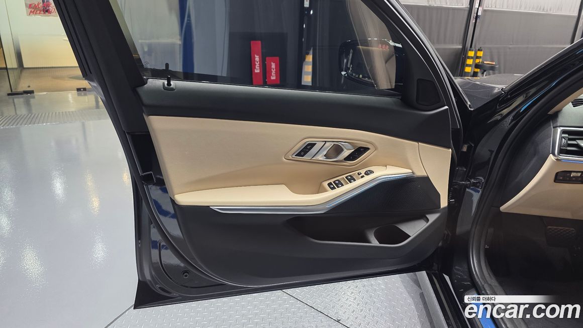 BMW 3-Series 2023