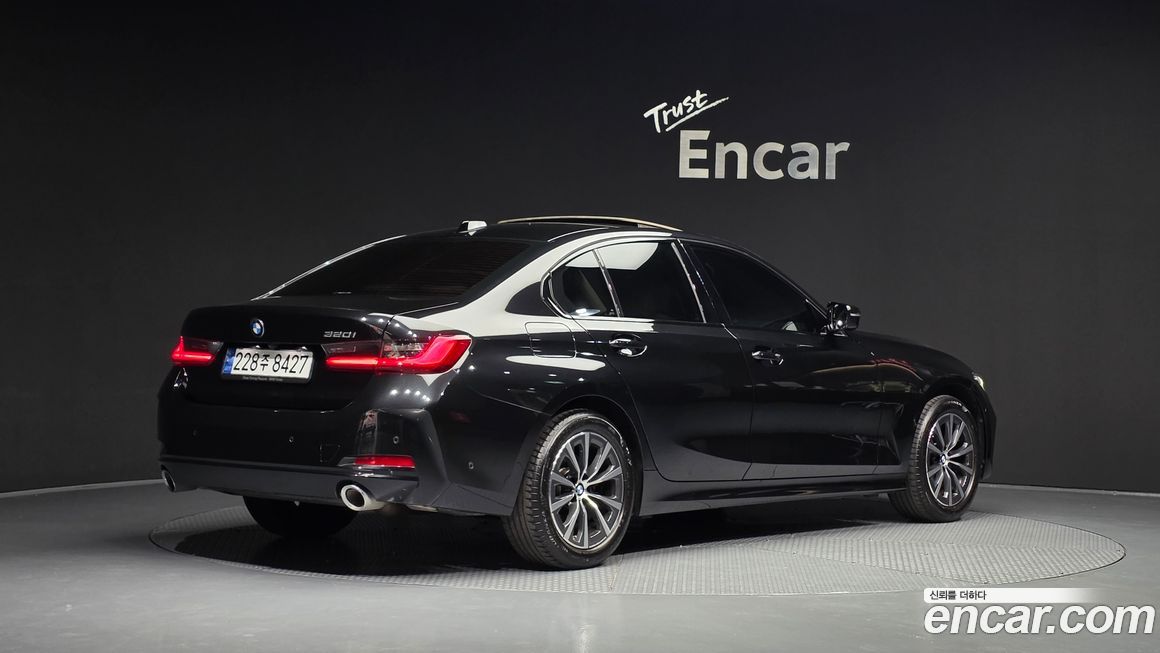 BMW 3-Series 2023