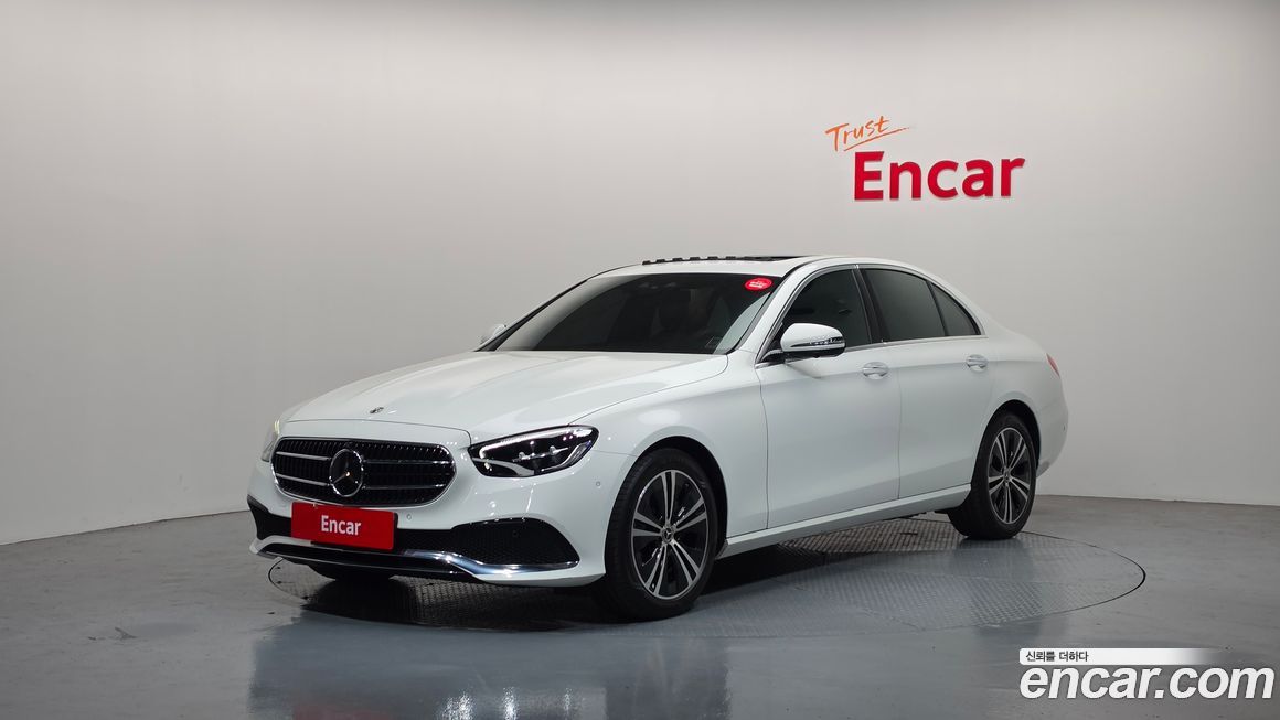 Mercedes-Benz E-Class 2022