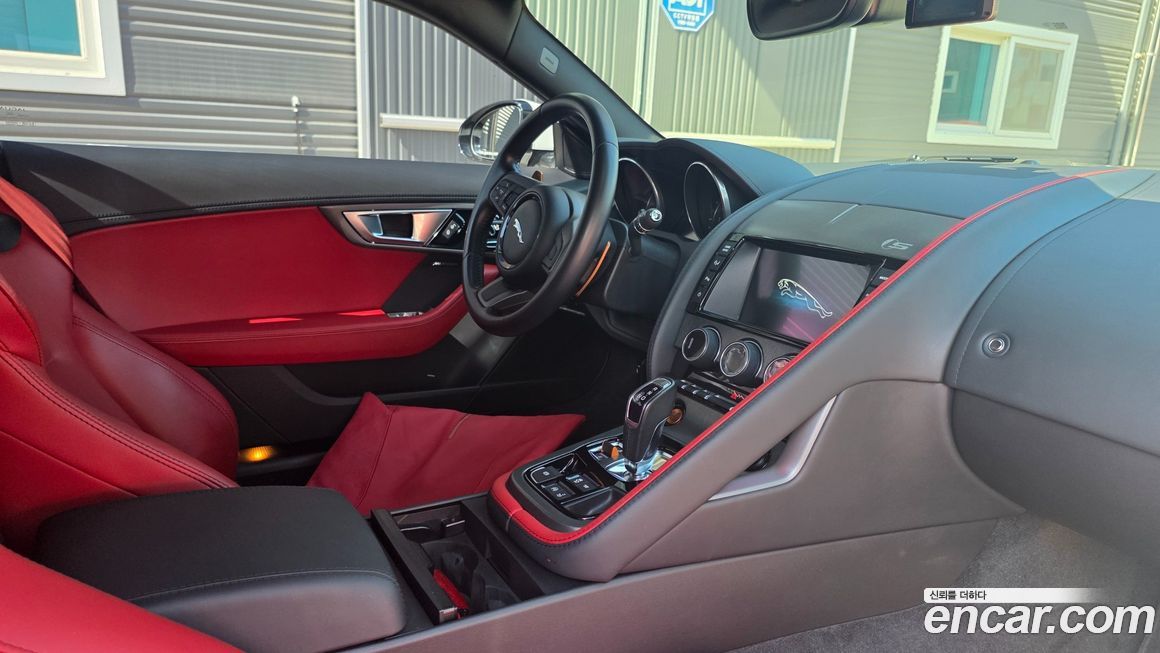 Jaguar F-TYPE 2015