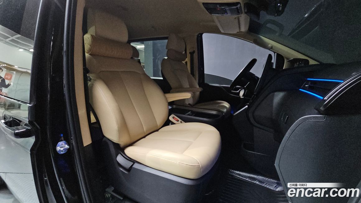 Hyundai Staria 2025