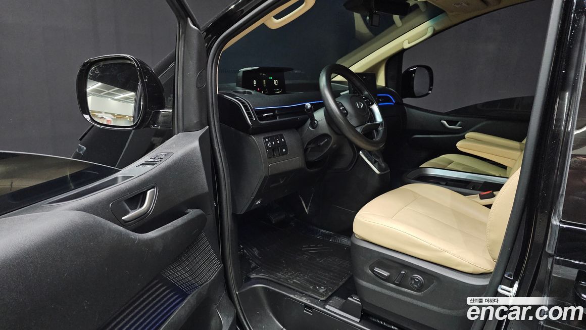 Hyundai Staria 2025