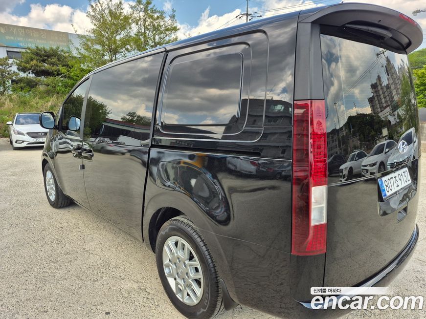 Hyundai Staria 2023