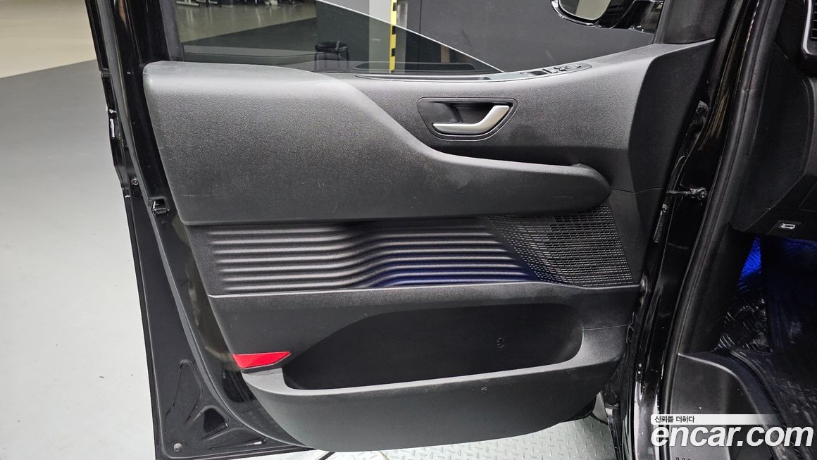 Hyundai Staria 2025