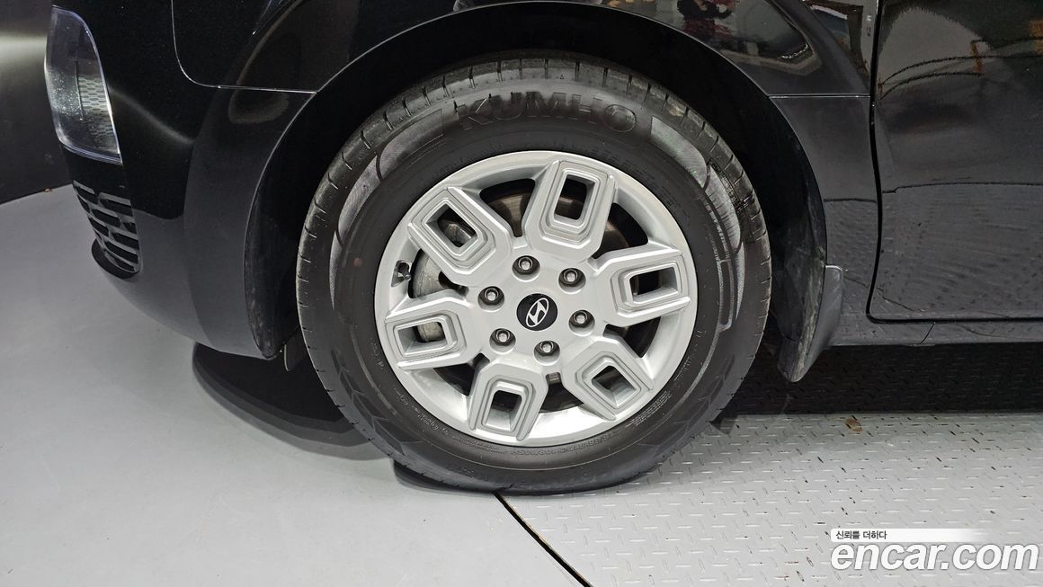 Hyundai Staria 2025