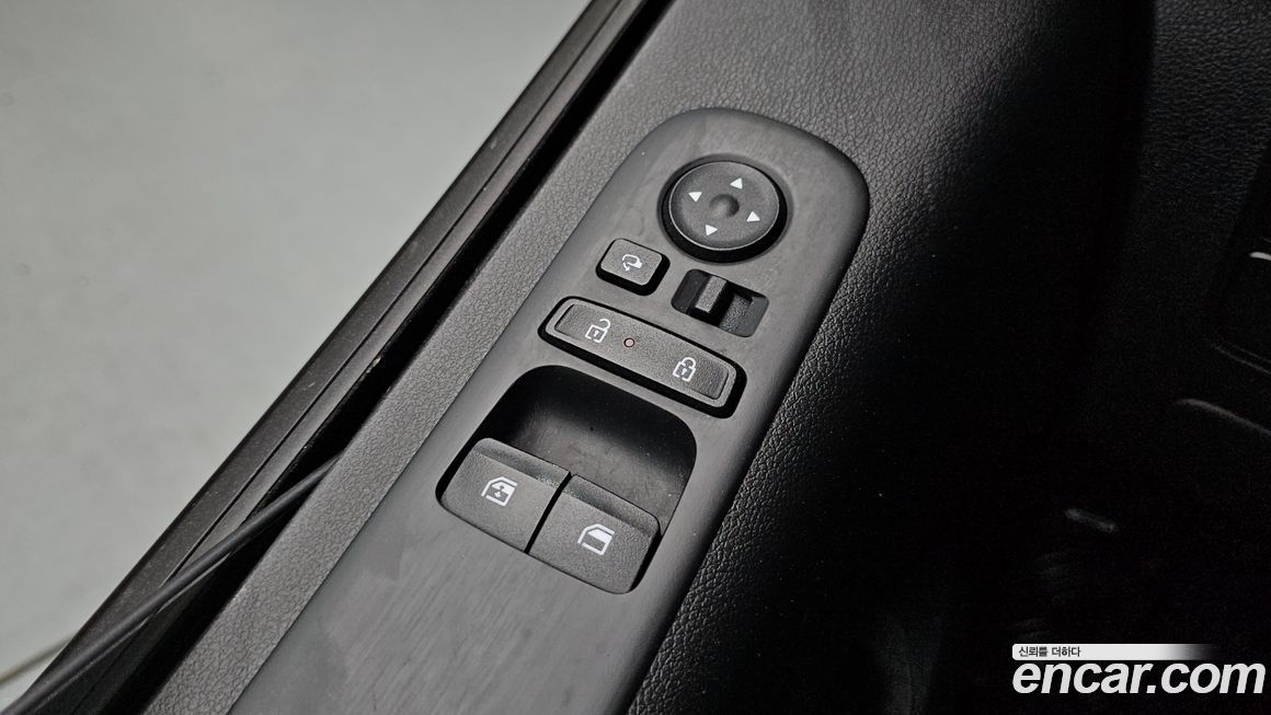Hyundai Staria 2025
