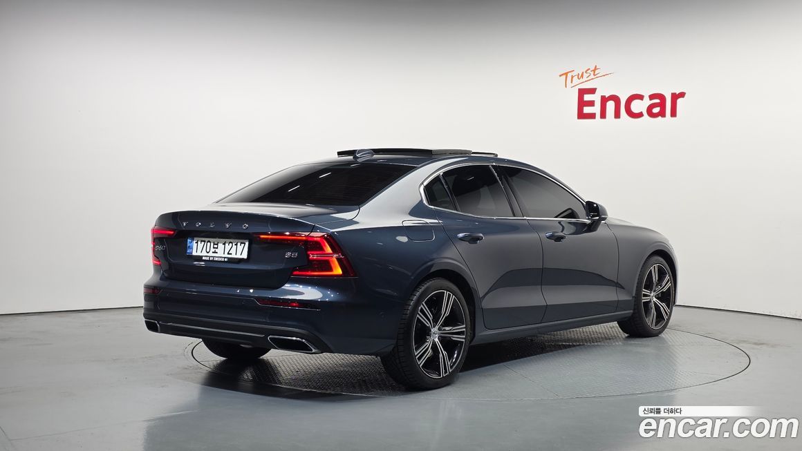 Volvo S60 2021