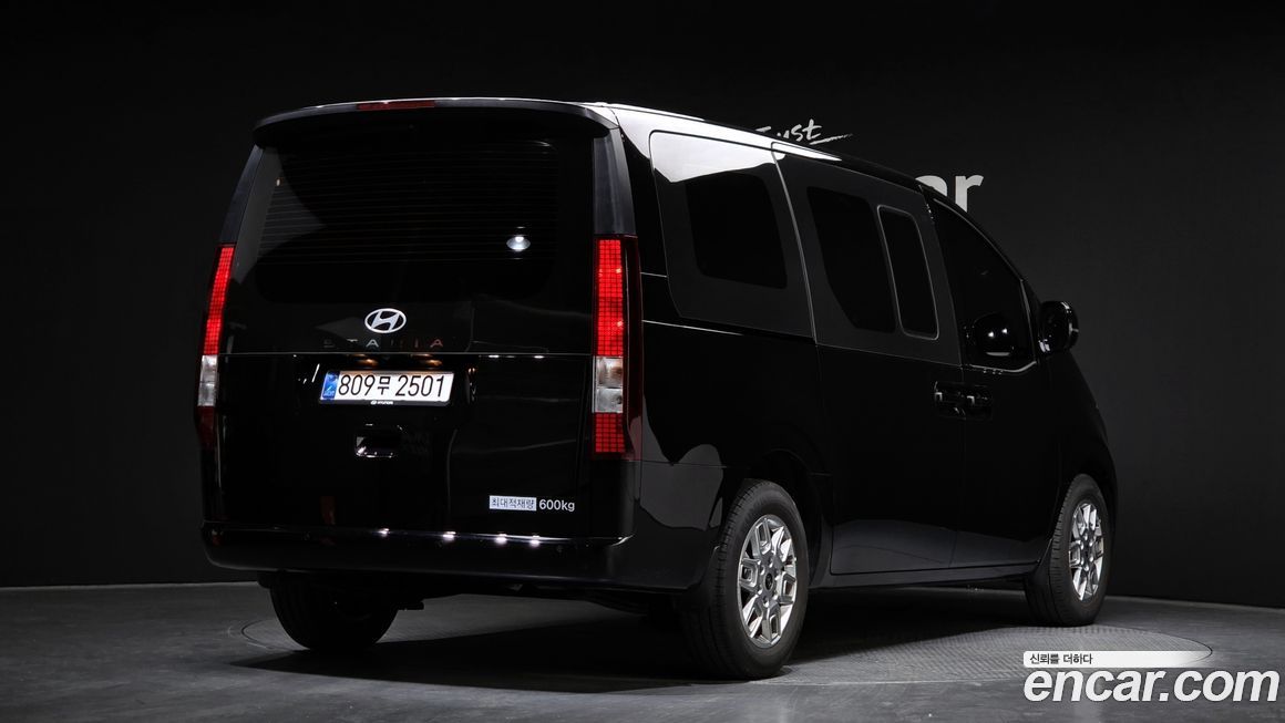 Hyundai Staria 2025