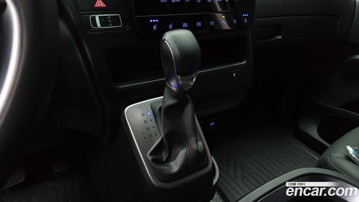 Hyundai Staria 2025