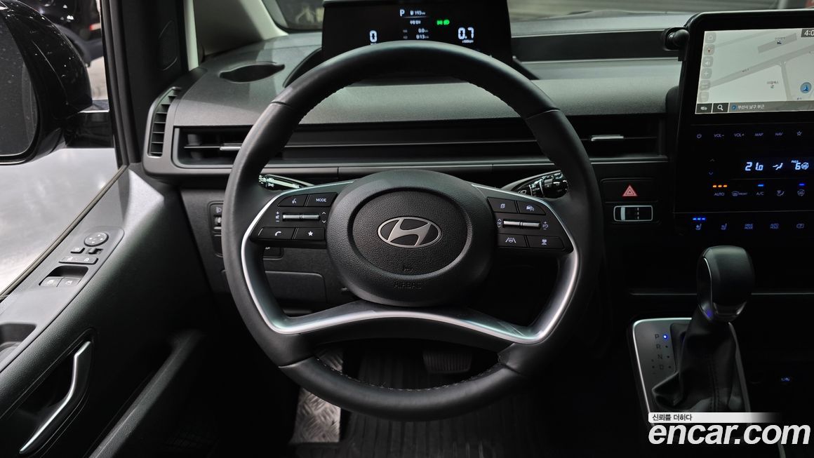 Hyundai Staria 2025