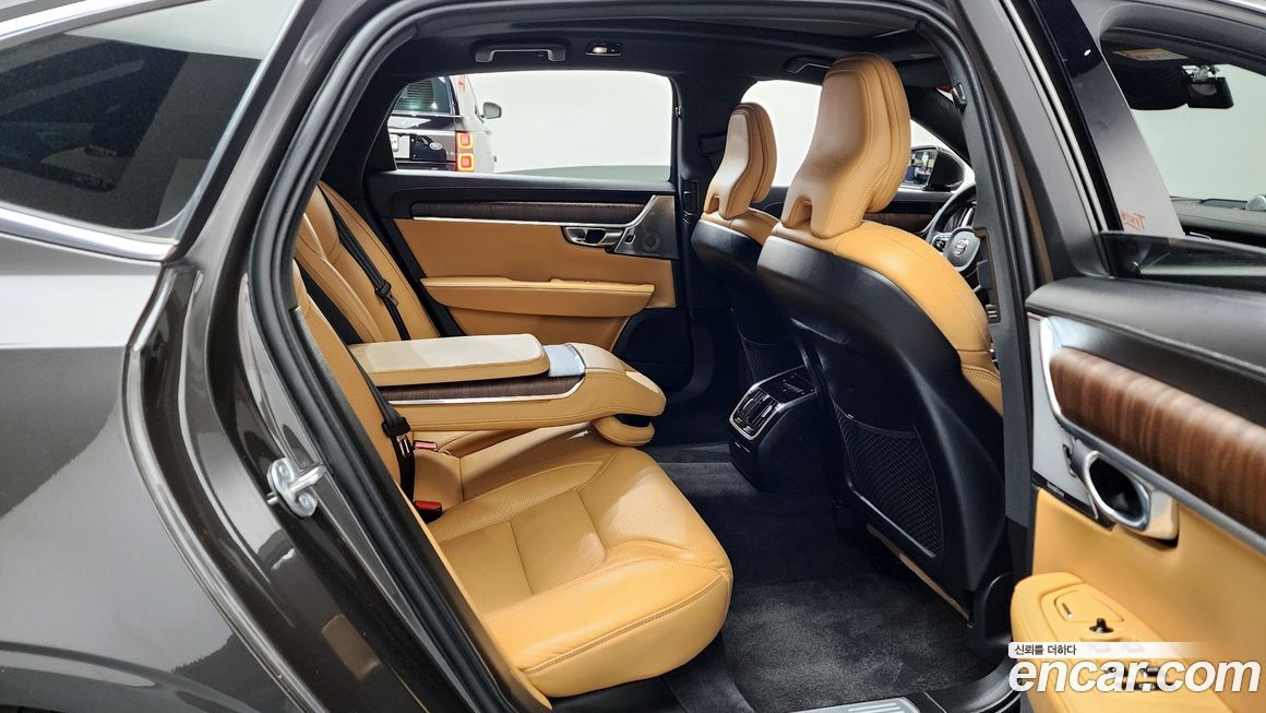 Volvo S90 2023