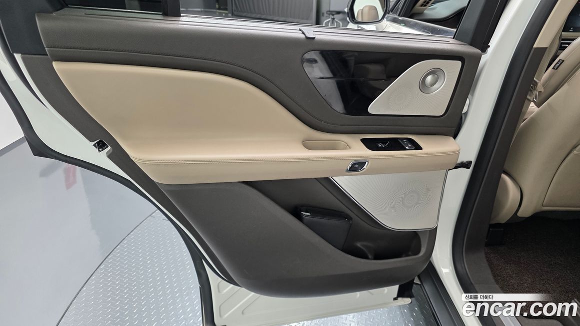 Lincoln Aviator 2021