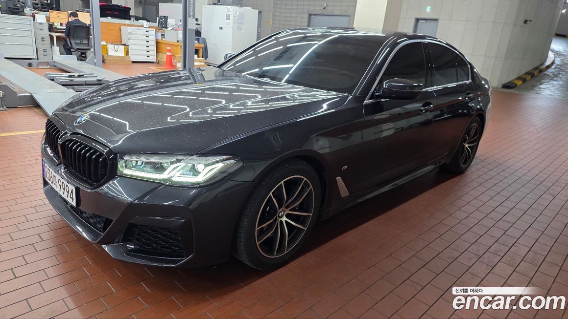 BMW 5-Series 2023