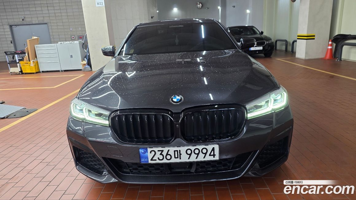 BMW 5-Series 2023