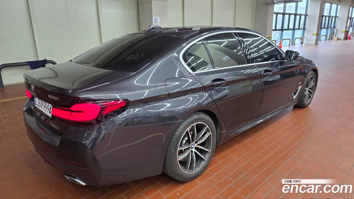 BMW 5-Series 2023
