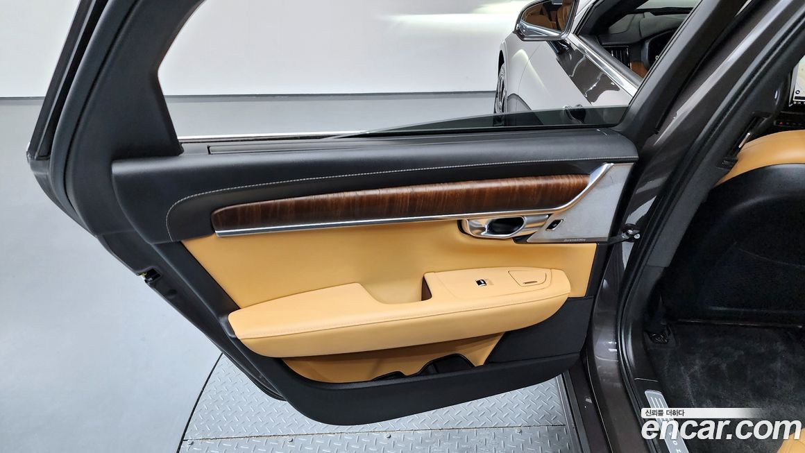 Volvo S90 2023