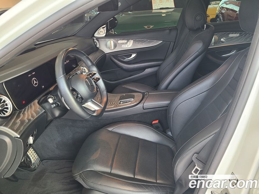 Mercedes-Benz E-Class 2022