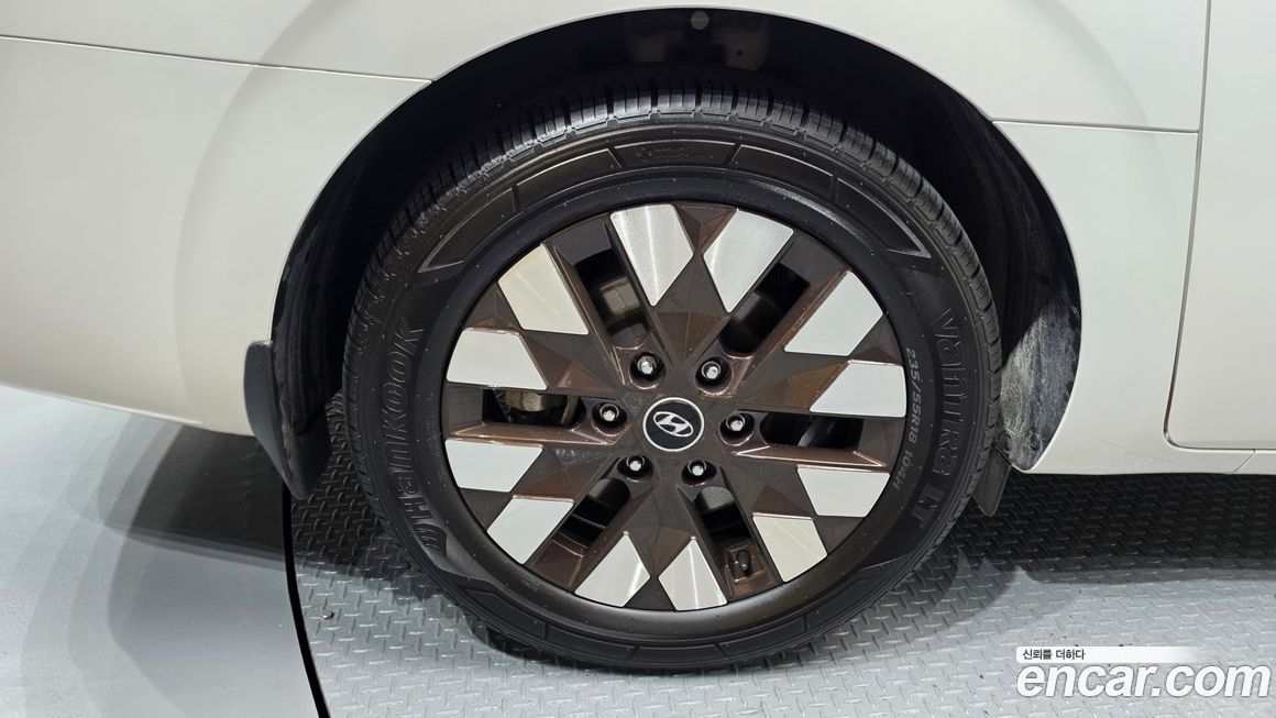 Hyundai Staria 2024