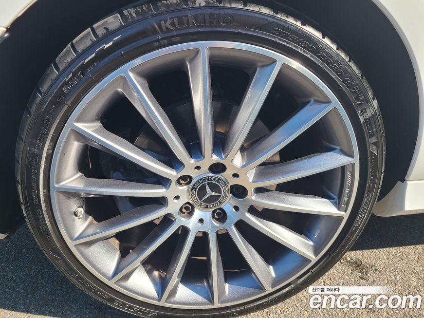 Mercedes-Benz E-Class 2022
