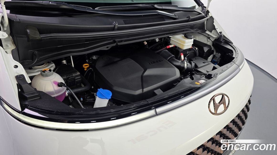 Hyundai Staria 2024