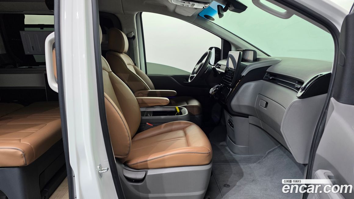 Hyundai Staria 2024
