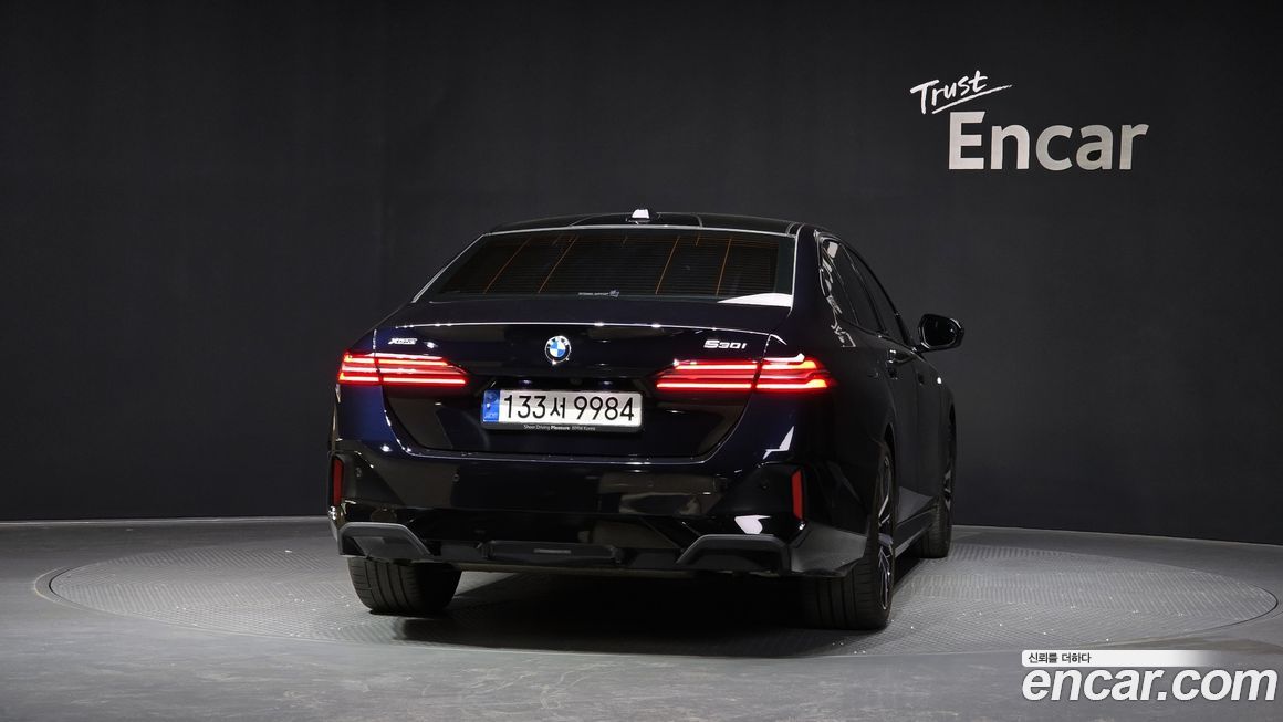BMW 5-Series 2024