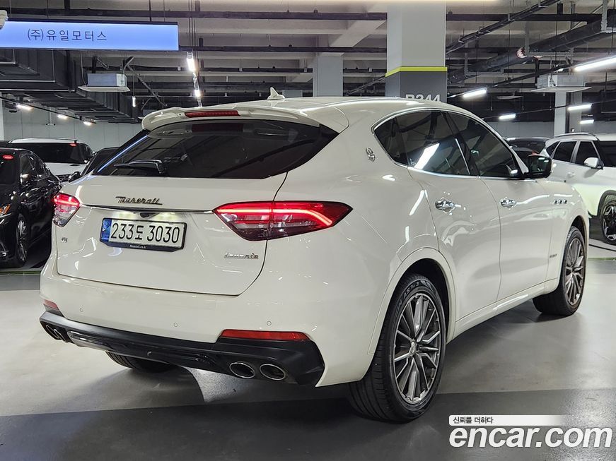 Maserati Levante 2021