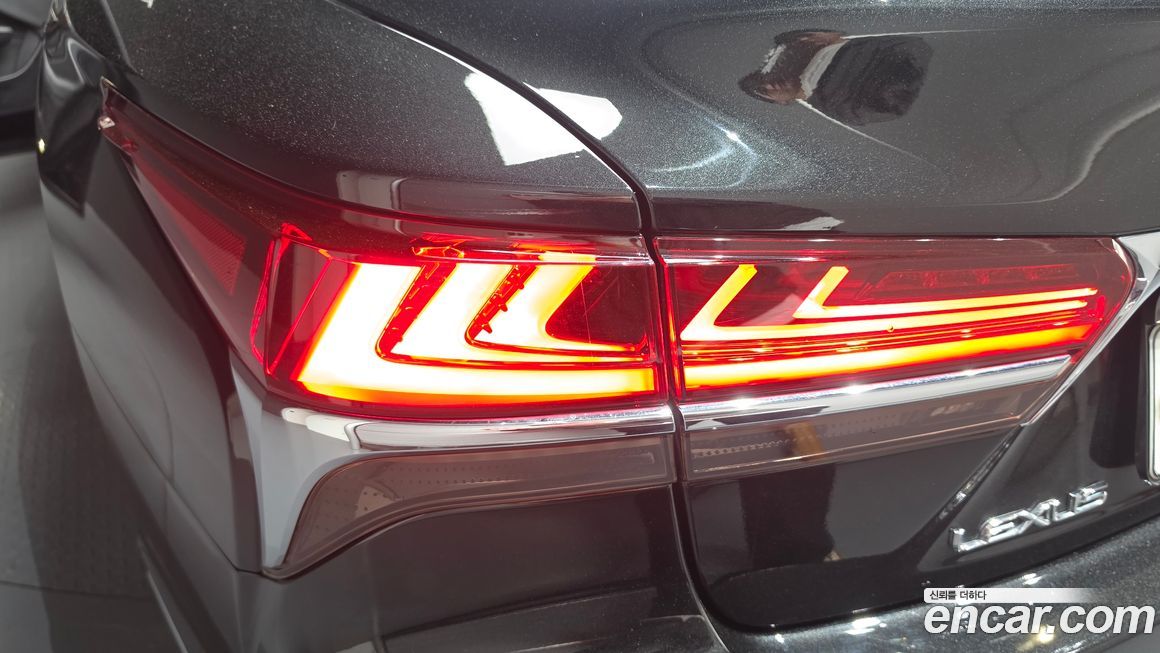 Lexus LS 2019