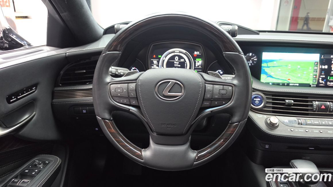 Lexus LS 2019