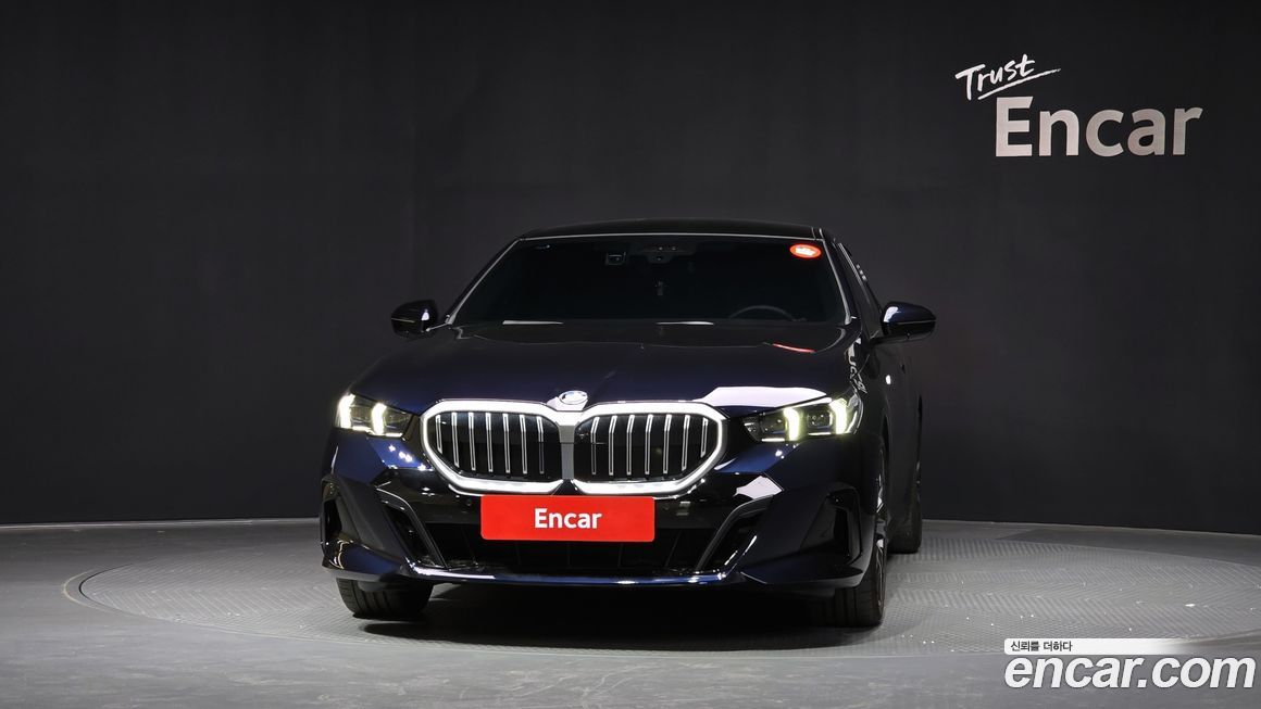BMW 5-Series 2024