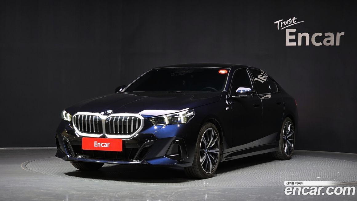 BMW 5-Series 2024