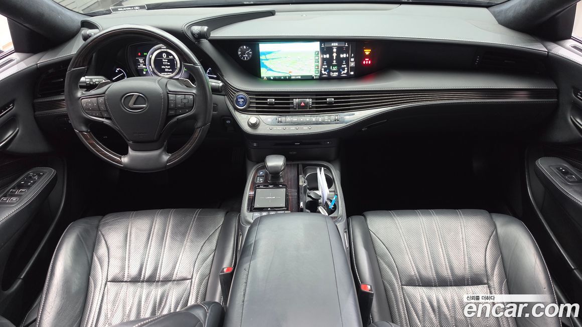 Lexus LS 2019