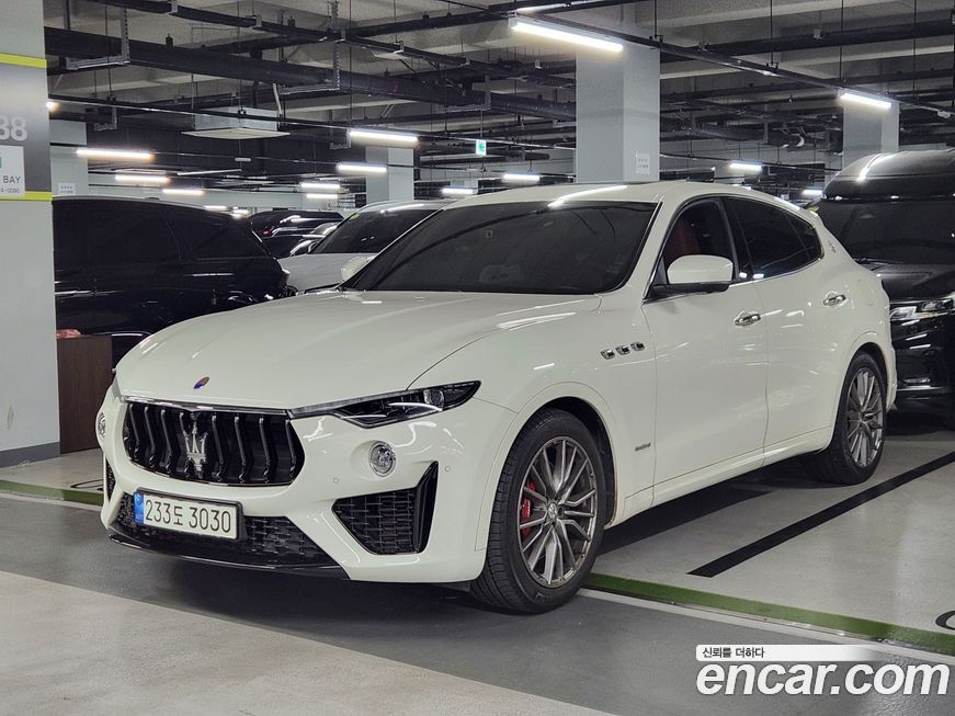 Maserati Levante 2021