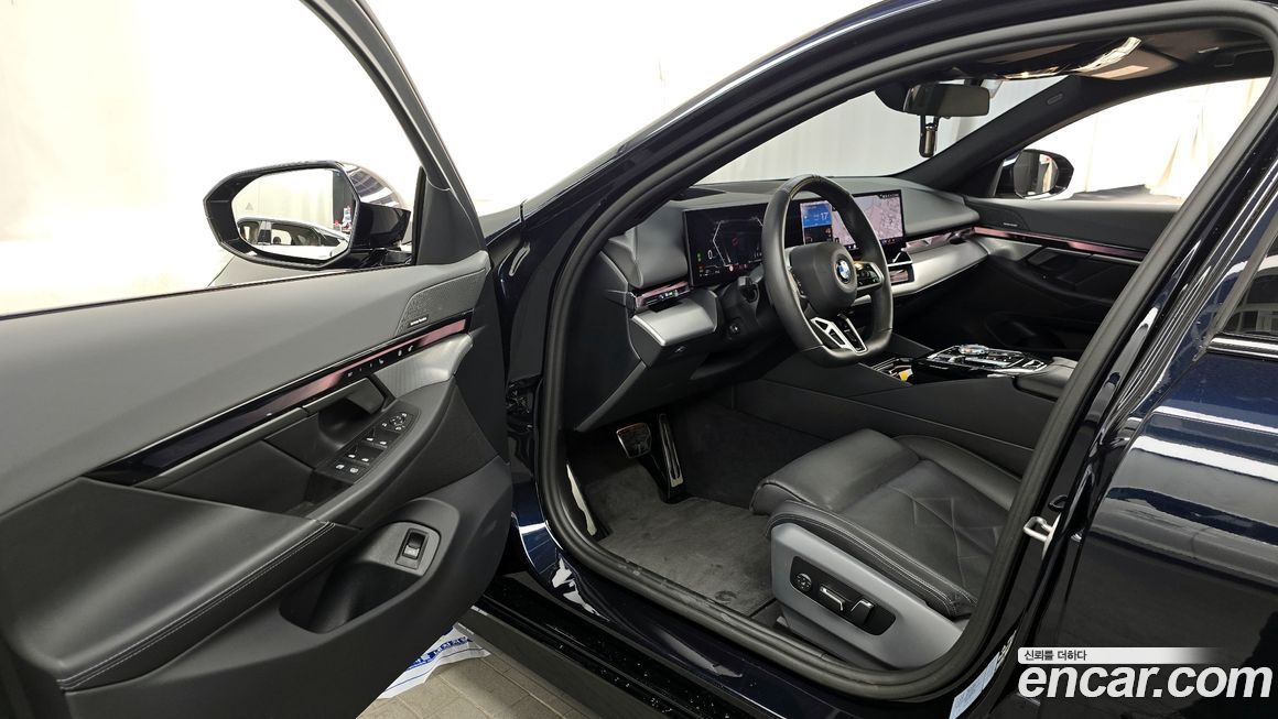 BMW 5-Series 2024
