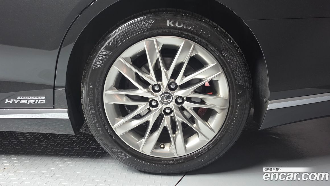 Lexus LS 2019