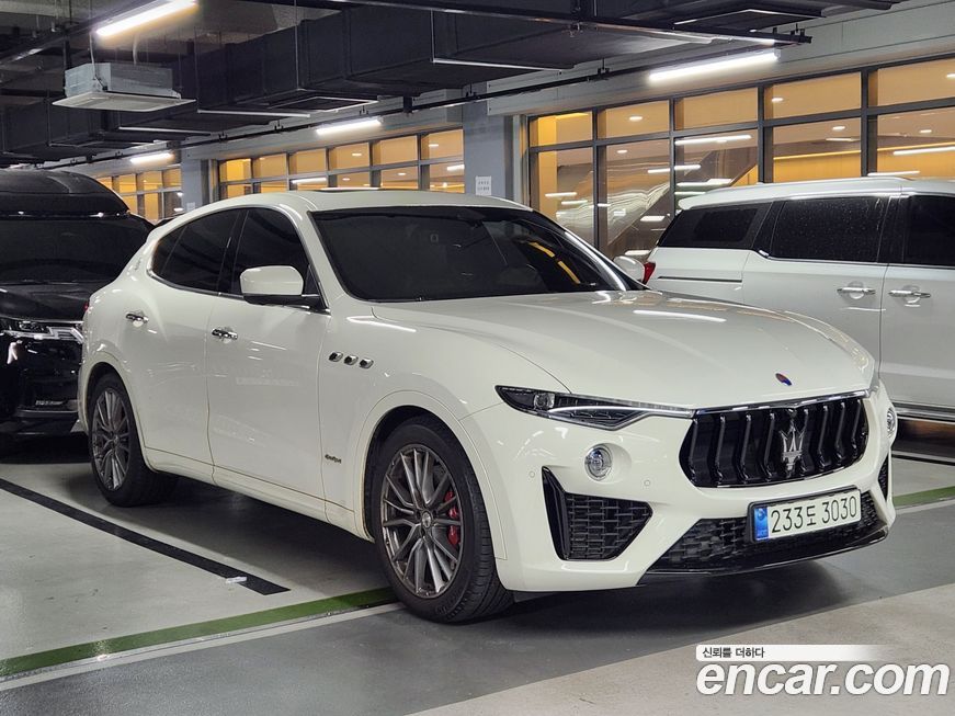 Maserati Levante 2021