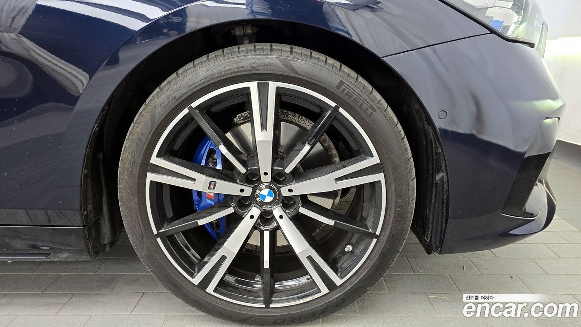 BMW 5-Series 2024