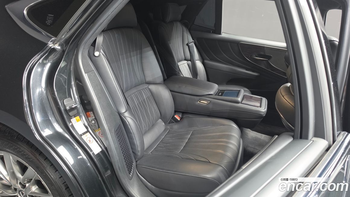 Lexus LS 2019