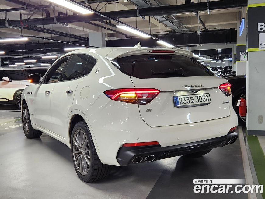Maserati Levante 2021